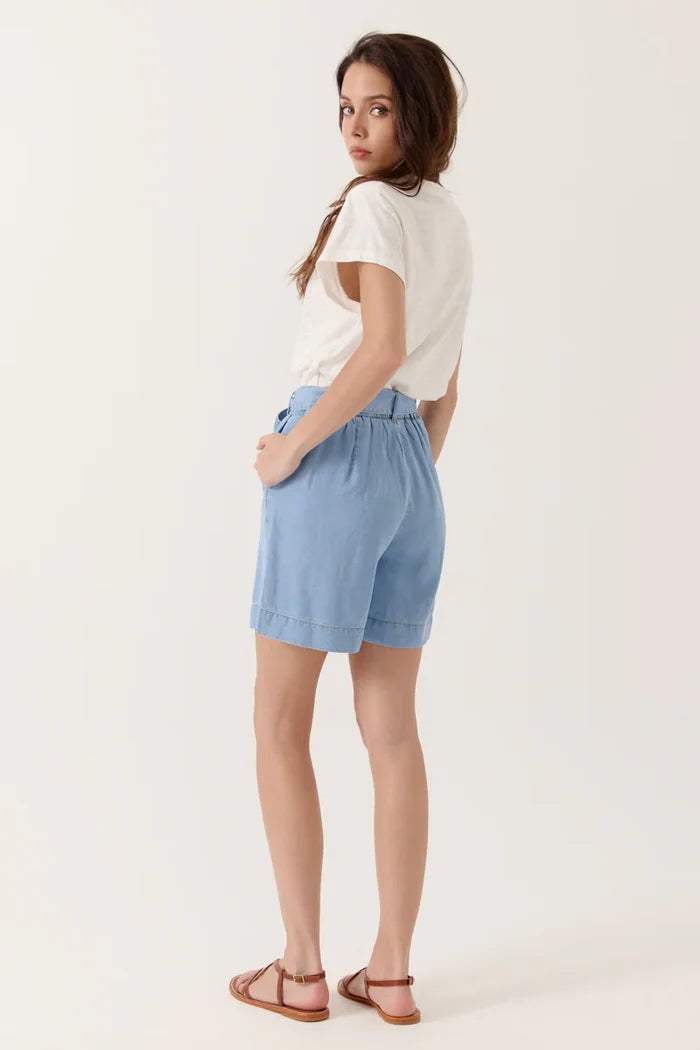 Ilysia T-Shirt (White)