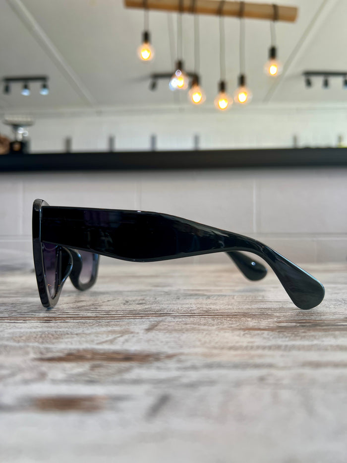 Metis Sunglasses - Black