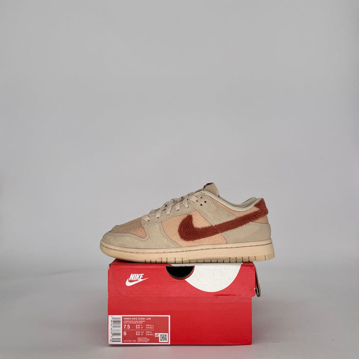 NIKE DUNK LOW TERRY SWOOSH DZ4706-200 SIZE 6/7.5W GS