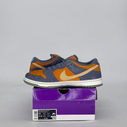 NIKE SB DUNK LOW LIGHT CARBON MONARCH HF3063-002 SIZE 10/11.5W