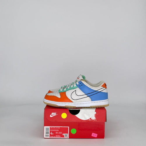 NIKE DUNK LOW NIKE 101 DX3363-100 SIZE 4/5.5W GS