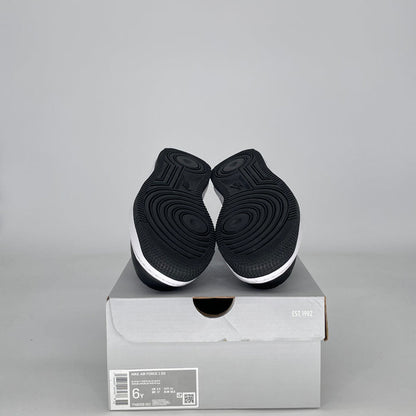 NIKE AIR FORCE 1 LOW WHITE BLACK LIGHT PHOTO BLUE FN8008-001 SIZE 6/7.5W GS