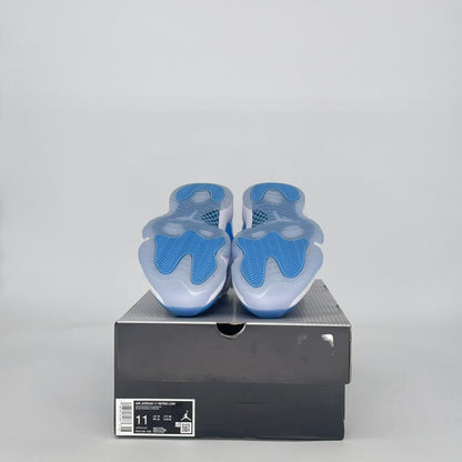 AIR JORDAN 11 LOW UNIVERSITY BLUE FV5104-100 SIZE 11/12.5W