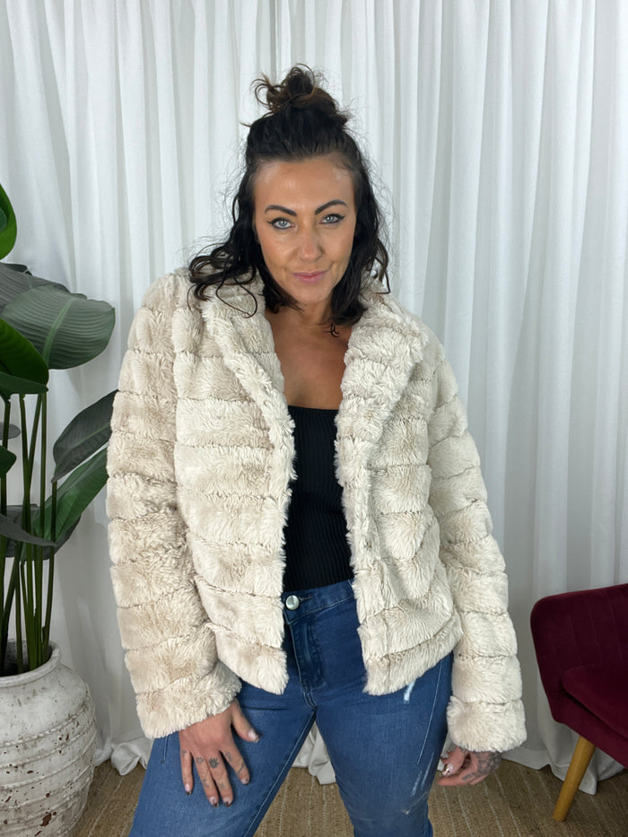 Della Faux Fur Jacket- Beige