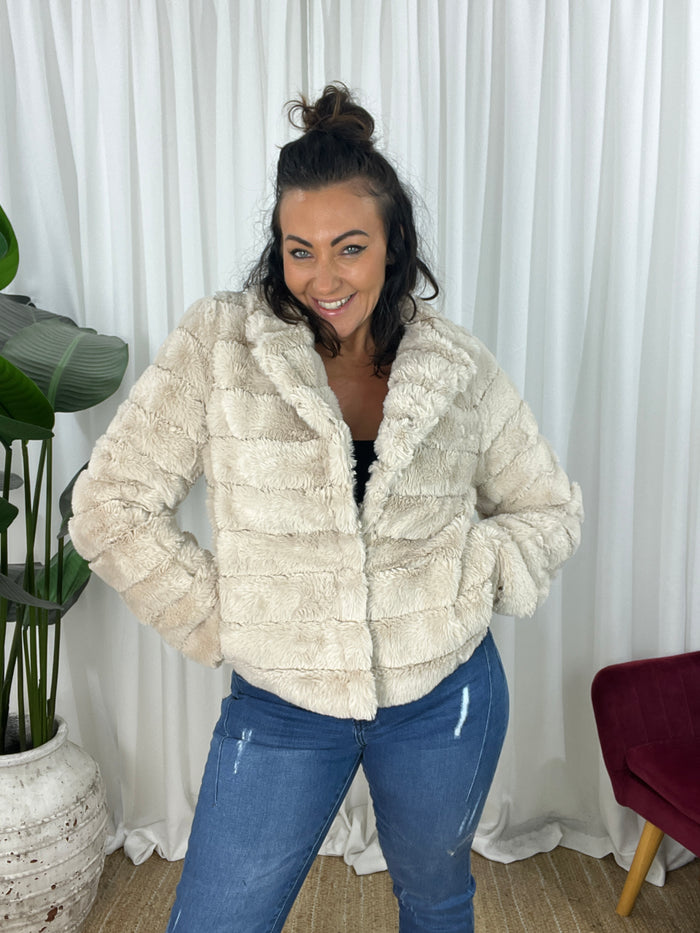 Della Faux Fur Jacket- Beige
