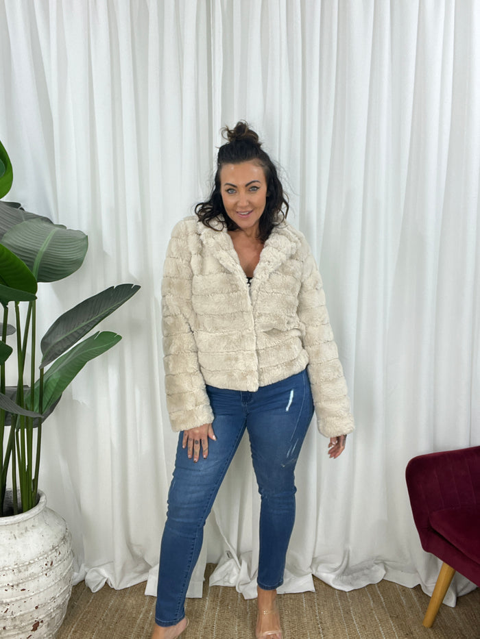 Della Faux Fur Jacket- Beige