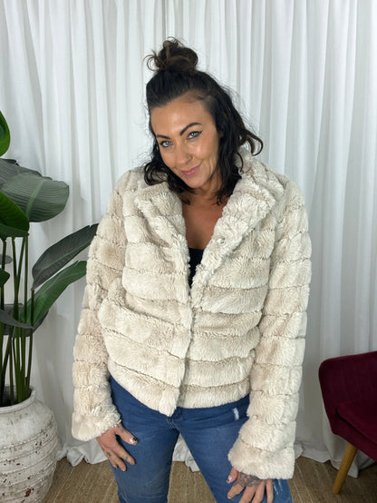 Della Faux Fur Jacket- Beige