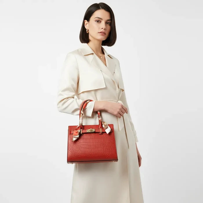 Interior Reveal: Spacious Women's Large Capacity Shoulder Bag – Perfect for Essentials and More