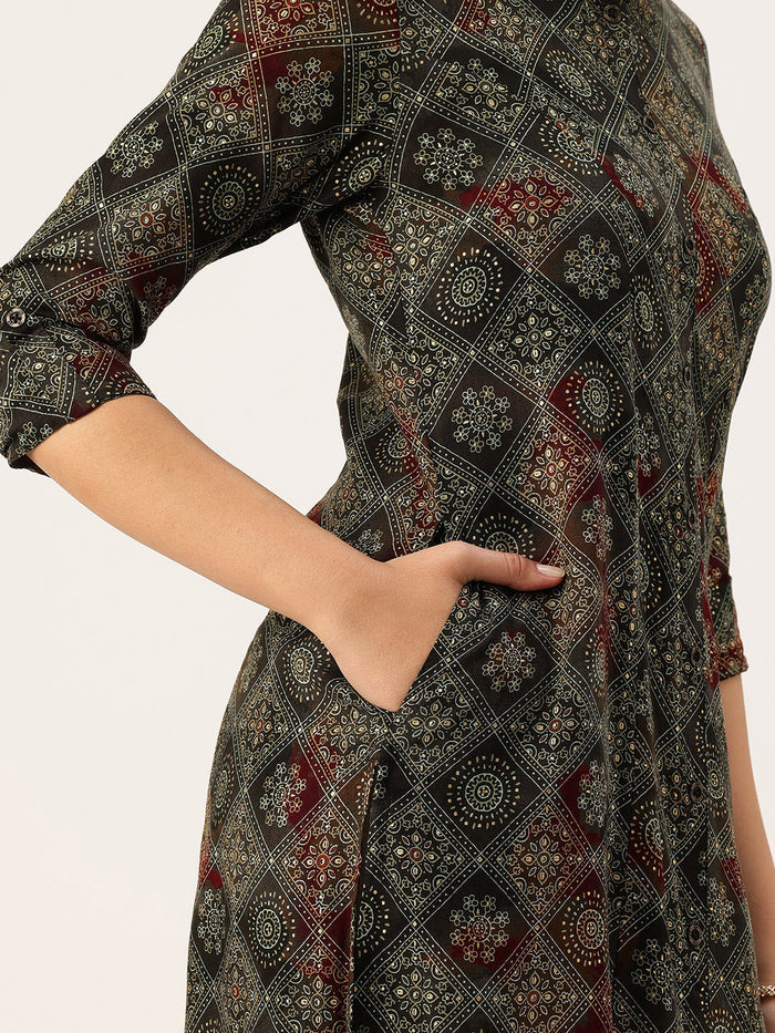 Green Geometric Printed Kurta, Princess Cur Kurta, A-Line Kurta, Floral Print, Mandarin Collar kurta, printed kurta
