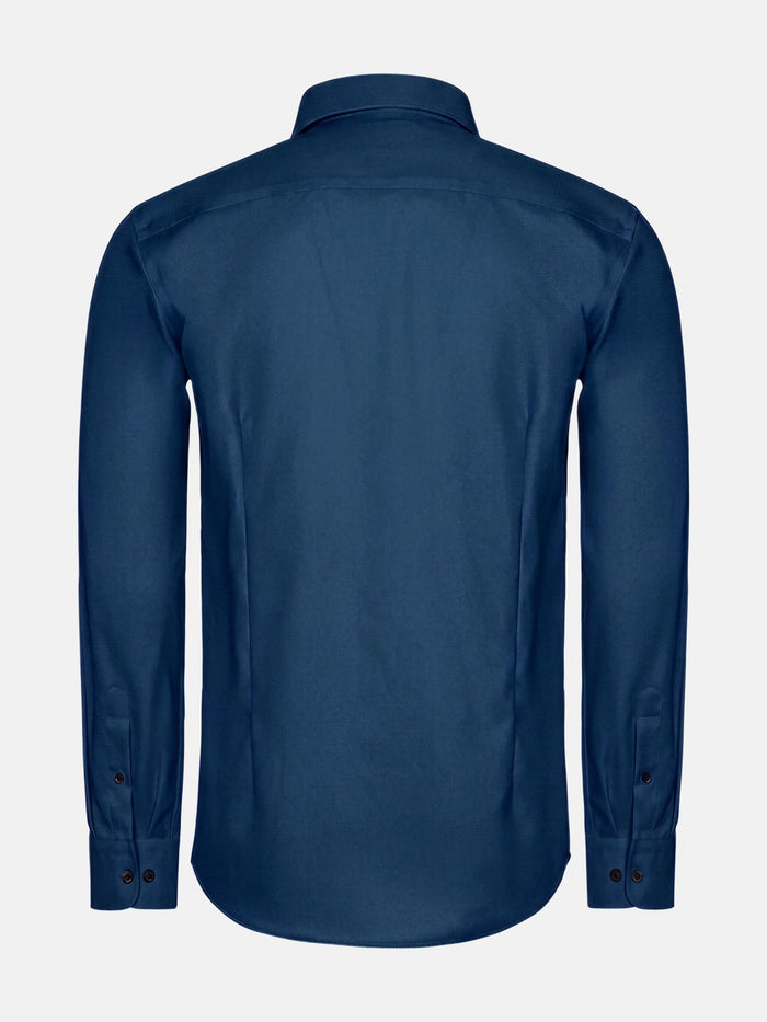Back view of petrol blue men’s shirt with tailored fit and long sleeves.