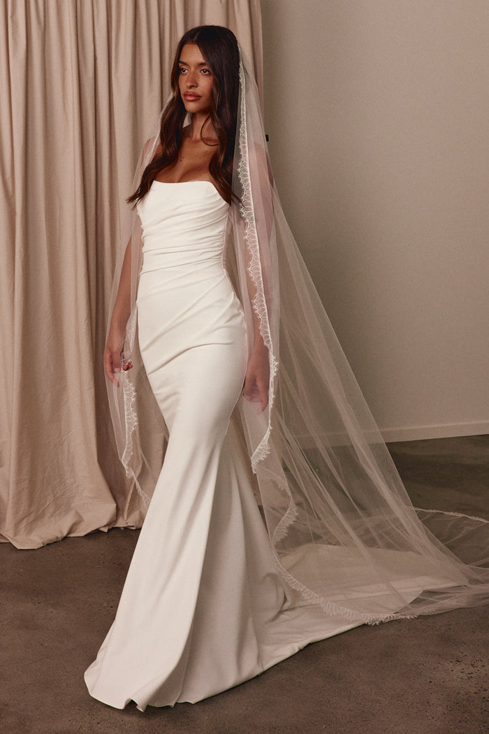 Long Lace Lumi Veil