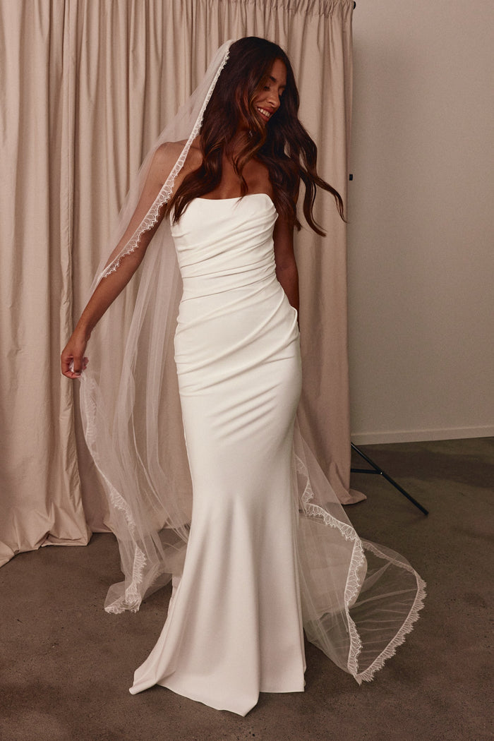 Long Lace Lumi Veil