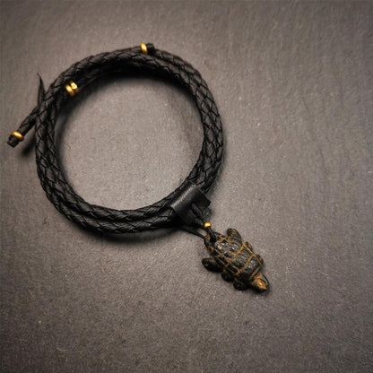 Obsidian Scorpion Amulet 1.1" - Tibetan Buddhist amulet, front view