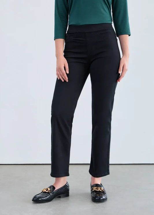 Pull-On Straight Leg Pant in Carbon Black