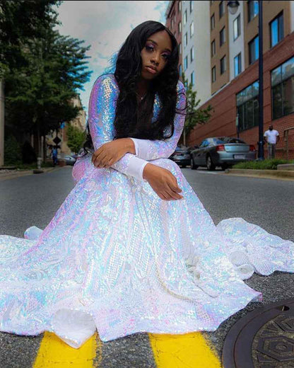 Sheer O-Neck Long Sleeve Prom Dress for Elegant Evening Wear