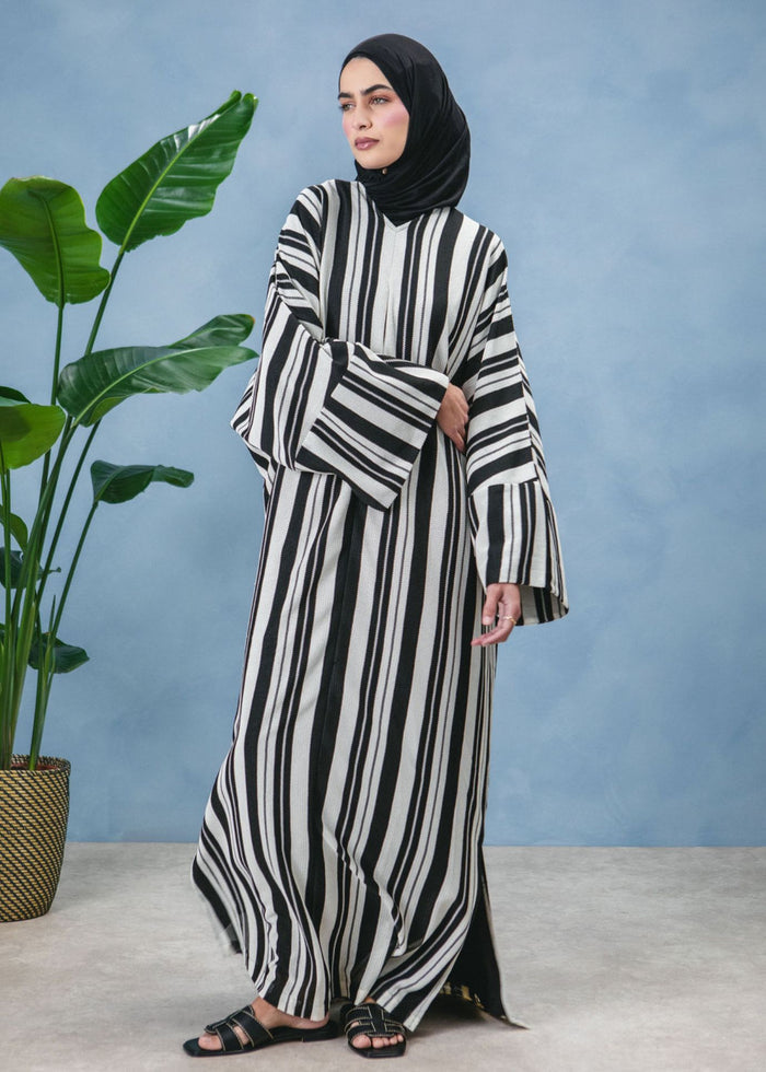 Single Pleat Crochet Kaftan