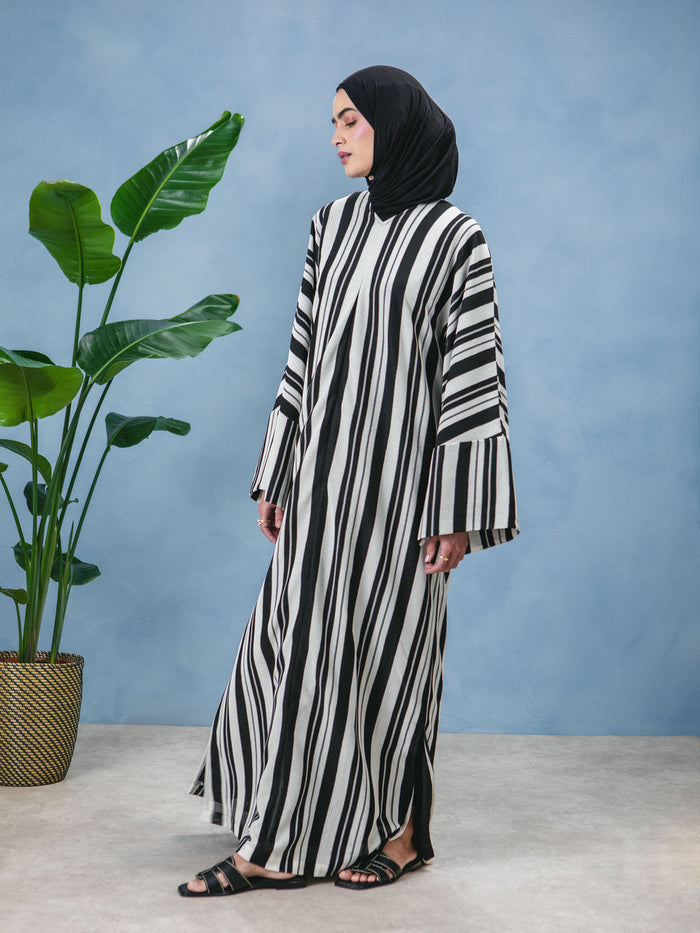 Single Pleat Crochet Kaftan