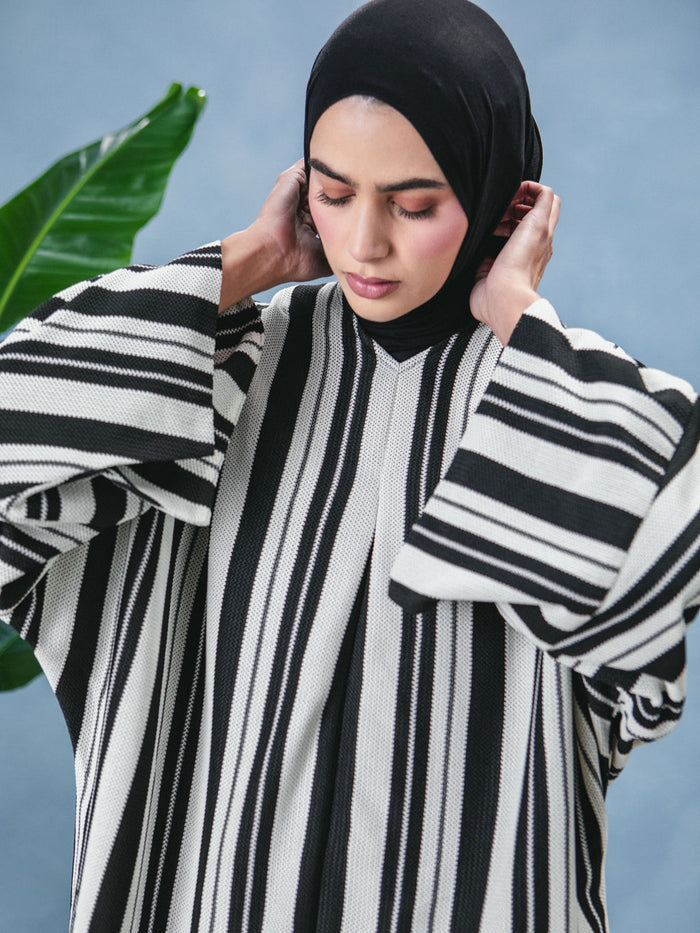 Single Pleat Crochet Kaftan