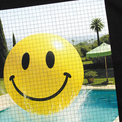 Smiley Poolside Trip Back Print - Tshirt - Black
