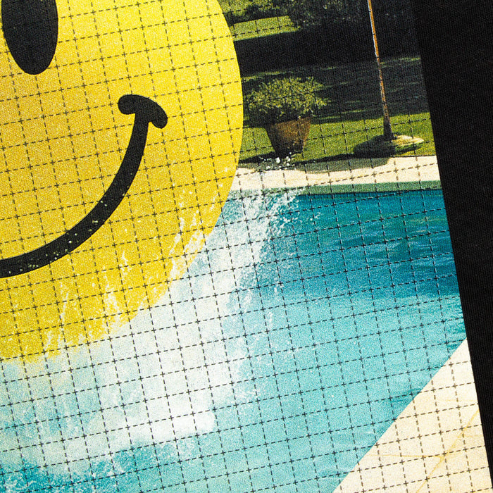 Smiley Poolside Trip Back Print - Tshirt - Black