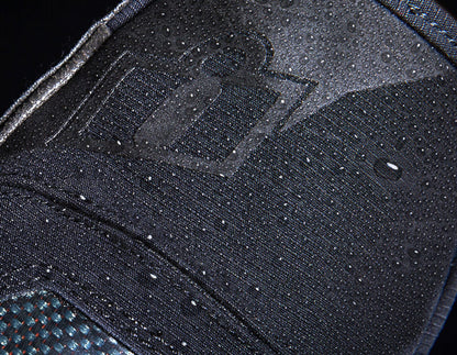 Stormhawk Gloves Black: Conditions


Cold,Mild Hot


Perfect For Mild-Temperature Wet Conditions


Palm Material


Goatskin