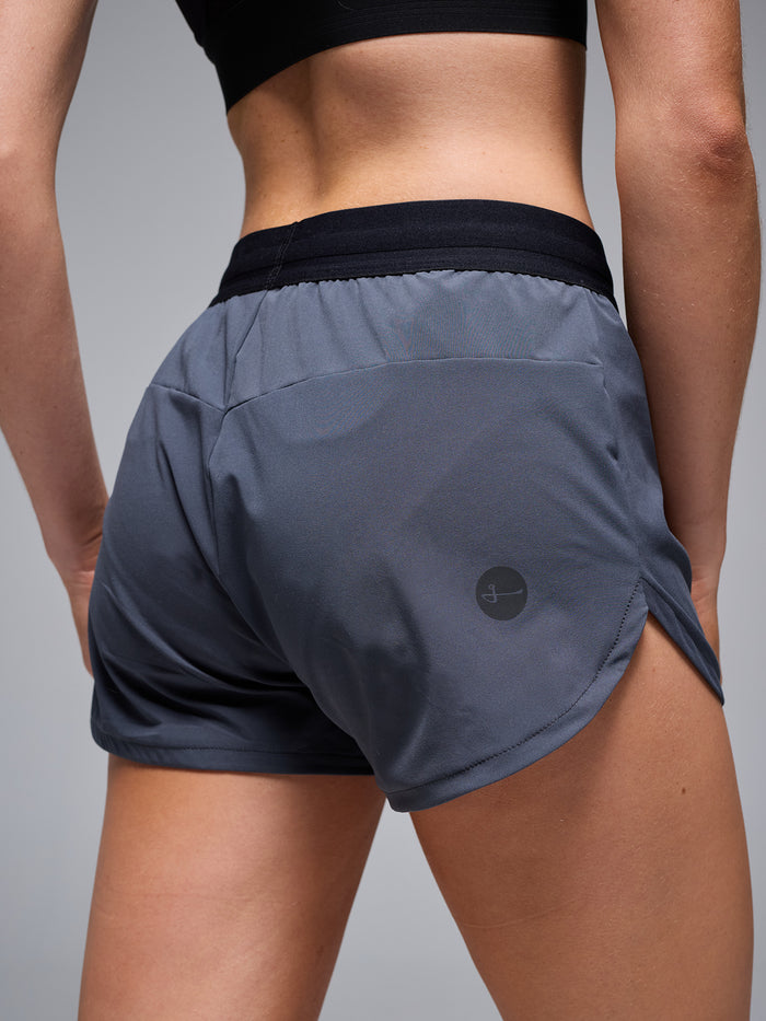 WOMEN'S 3" FLOW SHORTS - DARK GREY
