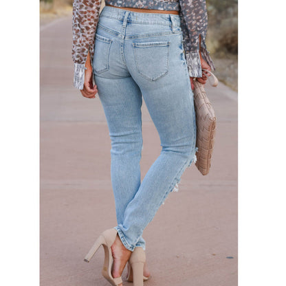 Women's skinny pants – back pockets and mid waist fit